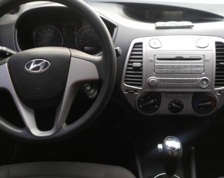 Хендай и20 2010 в Кривом Роге на Automoto.ua Зеленый Хендай и20, объемом двигателя 1.4 л и пробегом 95 тыс. км за 7200 $, фото 2 на Automoto.ua