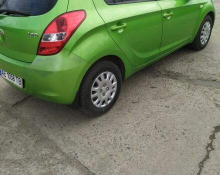 Хендай и20 2010 в Кривом Роге на Automoto.ua Зеленый Хендай и20, объемом двигателя 1.4 л и пробегом 95 тыс. км за 7200 $, фото 4 на Automoto.ua