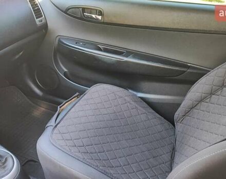 Зелений Хендай і20, об'ємом двигуна 1.25 л та пробігом 180 тис. км за 3900 $, фото 7 на Automoto.ua