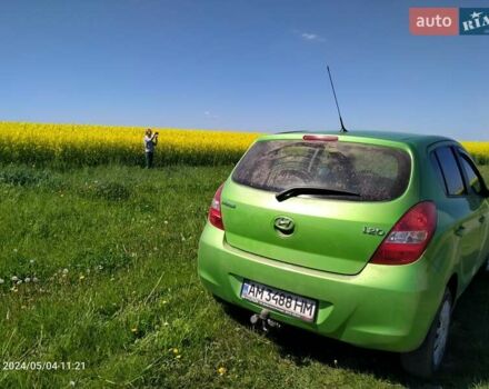 Зелений Хендай і20, об'ємом двигуна 1.4 л та пробігом 71 тис. км за 9400 $, фото 1 на Automoto.ua