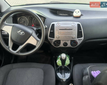 Зеленый Хендай и20, объемом двигателя 1.4 л и пробегом 125 тыс. км за 8000 $, фото 10 на Automoto.ua