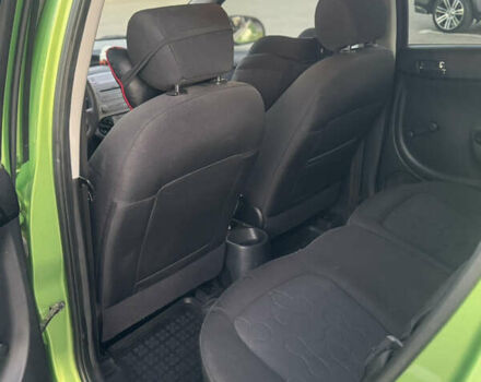 Зеленый Хендай и20, объемом двигателя 1.4 л и пробегом 125 тыс. км за 8000 $, фото 11 на Automoto.ua