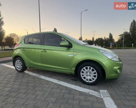 Зеленый Хендай и20, объемом двигателя 1.4 л и пробегом 125 тыс. км за 8000 $, фото 4 на Automoto.ua