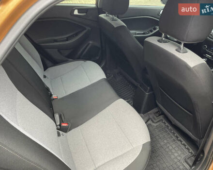 Оранжевый Хендай и20, объемом двигателя 1.37 л и пробегом 82 тыс. км за 12300 $, фото 37 на Automoto.ua