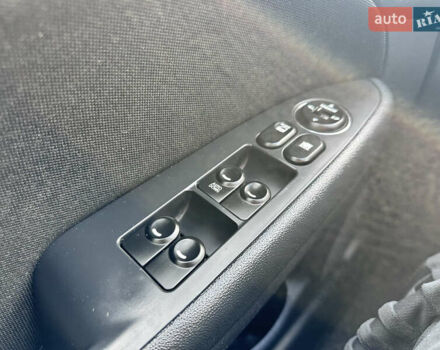 Белый Хендай i30, объемом двигателя 1.4 л и пробегом 203 тыс. км за 6600 $, фото 25 на Automoto.ua