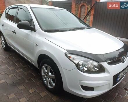 Белый Хендай i30, объемом двигателя 1.4 л и пробегом 171 тыс. км за 6800 $, фото 14 на Automoto.ua