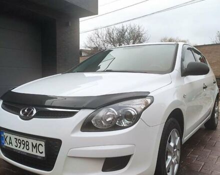 Белый Хендай i30, объемом двигателя 1.4 л и пробегом 171 тыс. км за 6800 $, фото 7 на Automoto.ua