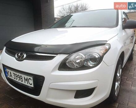 Белый Хендай i30, объемом двигателя 1.4 л и пробегом 171 тыс. км за 6800 $, фото 8 на Automoto.ua
