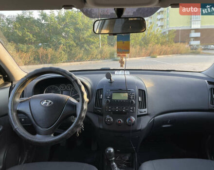 Белый Хендай i30, объемом двигателя 1.4 л и пробегом 160 тыс. км за 6700 $, фото 15 на Automoto.ua
