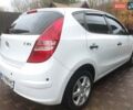 Белый Хендай i30, объемом двигателя 1.4 л и пробегом 171 тыс. км за 6800 $, фото 4 на Automoto.ua
