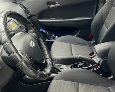 Белый Хендай i30, объемом двигателя 1.6 л и пробегом 210 тыс. км за 5999 $, фото 14 на Automoto.ua