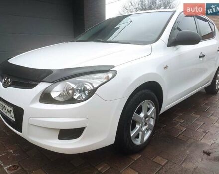 Белый Хендай i30, объемом двигателя 1.4 л и пробегом 171 тыс. км за 6800 $, фото 3 на Automoto.ua