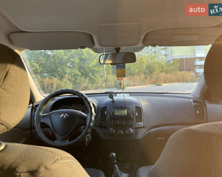 Белый Хендай i30, объемом двигателя 1.4 л и пробегом 160 тыс. км за 6700 $, фото 16 на Automoto.ua