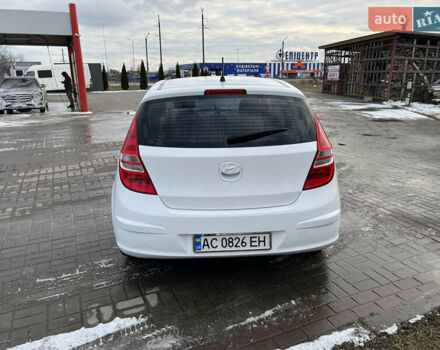 Белый Хендай i30, объемом двигателя 1.4 л и пробегом 190 тыс. км за 4800 $, фото 6 на Automoto.ua