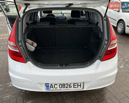 Белый Хендай i30, объемом двигателя 1.4 л и пробегом 190 тыс. км за 4800 $, фото 8 на Automoto.ua