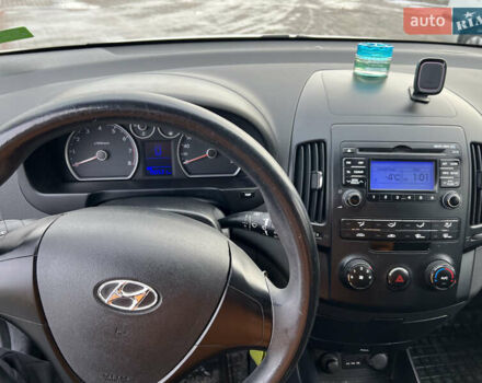 Белый Хендай i30, объемом двигателя 1.4 л и пробегом 190 тыс. км за 4800 $, фото 13 на Automoto.ua