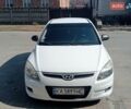 Белый Хендай i30, объемом двигателя 1.4 л и пробегом 306 тыс. км за 5600 $, фото 1 на Automoto.ua