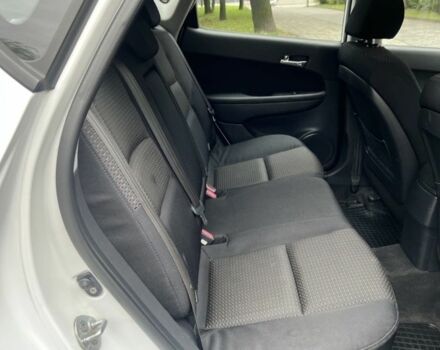 Белый Хендай i30, объемом двигателя 1.6 л и пробегом 210 тыс. км за 5999 $, фото 10 на Automoto.ua