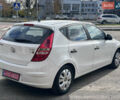 Белый Хендай i30, объемом двигателя 1.4 л и пробегом 203 тыс. км за 6600 $, фото 5 на Automoto.ua