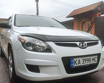 Белый Хендай i30, объемом двигателя 1.4 л и пробегом 171 тыс. км за 6800 $, фото 1 на Automoto.ua