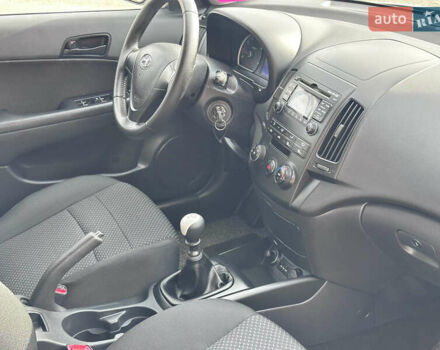 Белый Хендай i30, объемом двигателя 1.4 л и пробегом 203 тыс. км за 6600 $, фото 18 на Automoto.ua