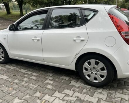 Белый Хендай i30, объемом двигателя 1.6 л и пробегом 210 тыс. км за 5999 $, фото 7 на Automoto.ua
