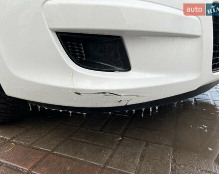 Белый Хендай i30, объемом двигателя 1.4 л и пробегом 190 тыс. км за 4800 $, фото 20 на Automoto.ua