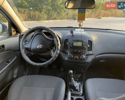 Белый Хендай i30, объемом двигателя 1.4 л и пробегом 160 тыс. км за 6700 $, фото 11 на Automoto.ua