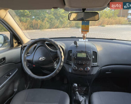 Белый Хендай i30, объемом двигателя 1.4 л и пробегом 160 тыс. км за 6700 $, фото 10 на Automoto.ua