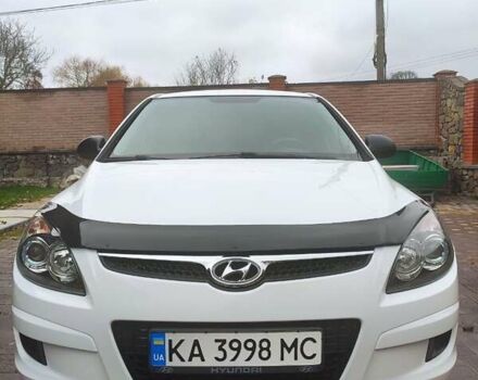 Белый Хендай i30, объемом двигателя 1.4 л и пробегом 171 тыс. км за 6800 $, фото 2 на Automoto.ua