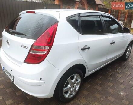 Белый Хендай i30, объемом двигателя 1.4 л и пробегом 171 тыс. км за 6800 $, фото 18 на Automoto.ua