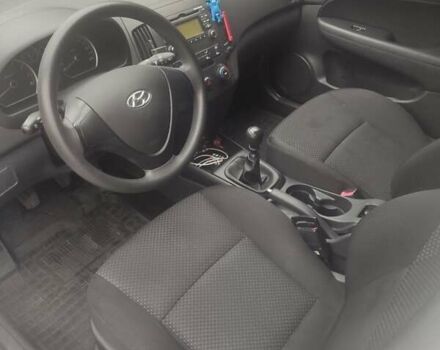 Белый Хендай i30, объемом двигателя 1.4 л и пробегом 171 тыс. км за 6800 $, фото 22 на Automoto.ua