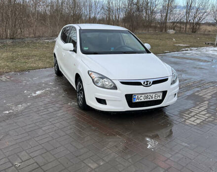 Белый Хендай i30, объемом двигателя 1.4 л и пробегом 190 тыс. км за 4800 $, фото 3 на Automoto.ua