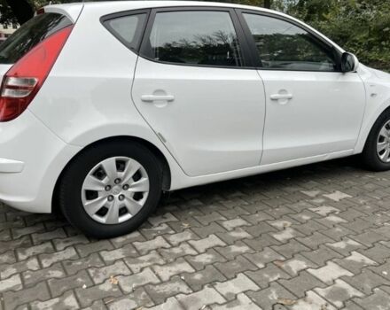 Белый Хендай i30, объемом двигателя 1.6 л и пробегом 210 тыс. км за 5999 $, фото 5 на Automoto.ua