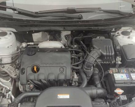 Белый Хендай i30, объемом двигателя 1.4 л и пробегом 171 тыс. км за 6800 $, фото 12 на Automoto.ua