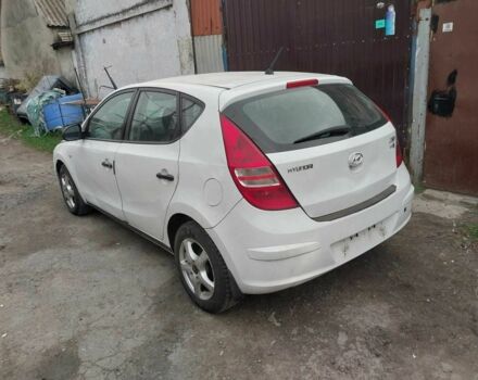 Белый Хендай i30, объемом двигателя 1.4 л и пробегом 150 тыс. км за 4700 $, фото 1 на Automoto.ua