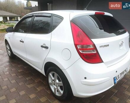 Белый Хендай i30, объемом двигателя 1.4 л и пробегом 171 тыс. км за 6800 $, фото 16 на Automoto.ua