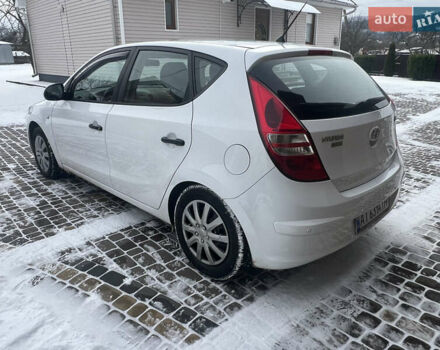 Белый Хендай i30, объемом двигателя 1.4 л и пробегом 202 тыс. км за 5600 $, фото 4 на Automoto.ua