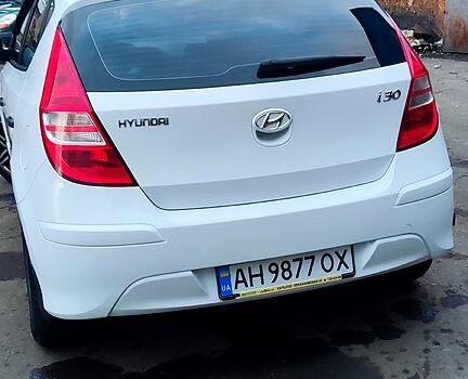 Білий Хендай i30, об'ємом двигуна 1.4 л та пробігом 93 тис. км за 7500 $, фото 1 на Automoto.ua