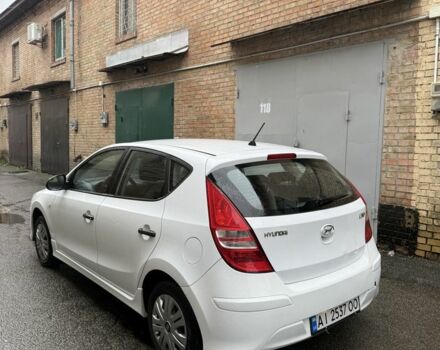 Белый Хендай i30, объемом двигателя 1.4 л и пробегом 234 тыс. км за 4999 $, фото 6 на Automoto.ua
