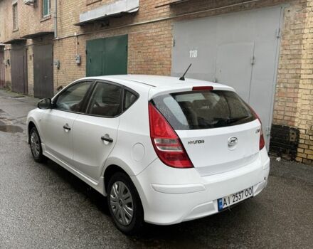 Белый Хендай i30, объемом двигателя 1.4 л и пробегом 234 тыс. км за 4999 $, фото 11 на Automoto.ua