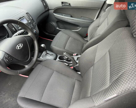 Белый Хендай i30, объемом двигателя 1.6 л и пробегом 164 тыс. км за 7500 $, фото 10 на Automoto.ua