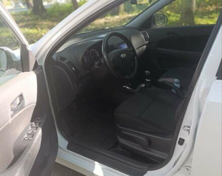 Белый Хендай i30, объемом двигателя 1.58 л и пробегом 213 тыс. км за 6500 $, фото 12 на Automoto.ua