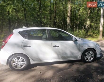 Белый Хендай i30, объемом двигателя 1.58 л и пробегом 213 тыс. км за 6500 $, фото 8 на Automoto.ua