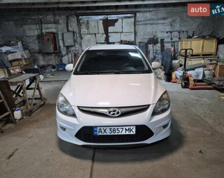 Білий Хендай i30, об'ємом двигуна 1.59 л та пробігом 170 тис. км за 6000 $, фото 4 на Automoto.ua
