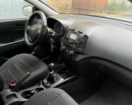 Белый Хендай i30, объемом двигателя 1.4 л и пробегом 234 тыс. км за 4999 $, фото 2 на Automoto.ua