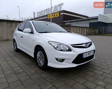 Белый Хендай i30, объемом двигателя 1.6 л и пробегом 171 тыс. км за 7650 $, фото 8 на Automoto.ua