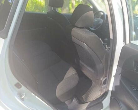 Белый Хендай i30, объемом двигателя 1.58 л и пробегом 213 тыс. км за 6500 $, фото 13 на Automoto.ua