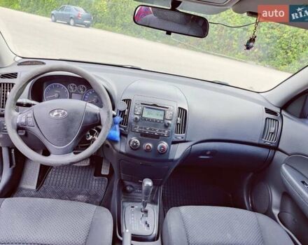 Белый Хендай i30, объемом двигателя 1.6 л и пробегом 163 тыс. км за 6500 $, фото 20 на Automoto.ua