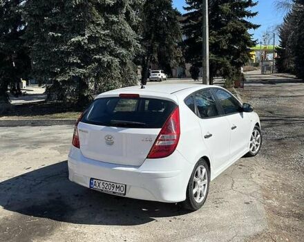 Білий Хендай i30, об'ємом двигуна 1.4 л та пробігом 177 тис. км за 6000 $, фото 6 на Automoto.ua